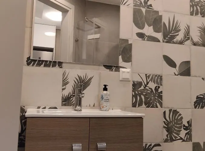 Juliet Isimeriahomz *